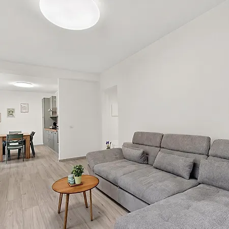 Diamond 13918 - Happy Apartment